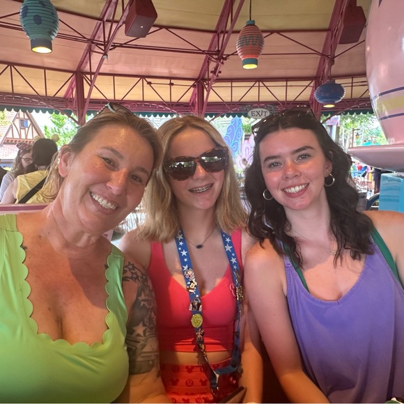 Meet your Posher, Simone - Picture 4 of 8